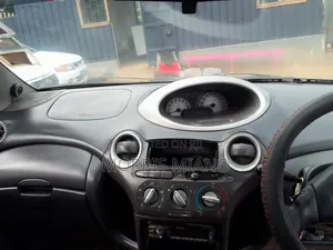 Toyota Vitz 2001 Gray