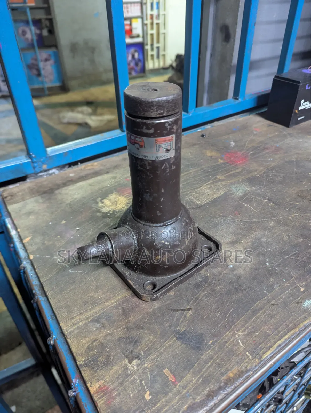 Bottle Jack Prado