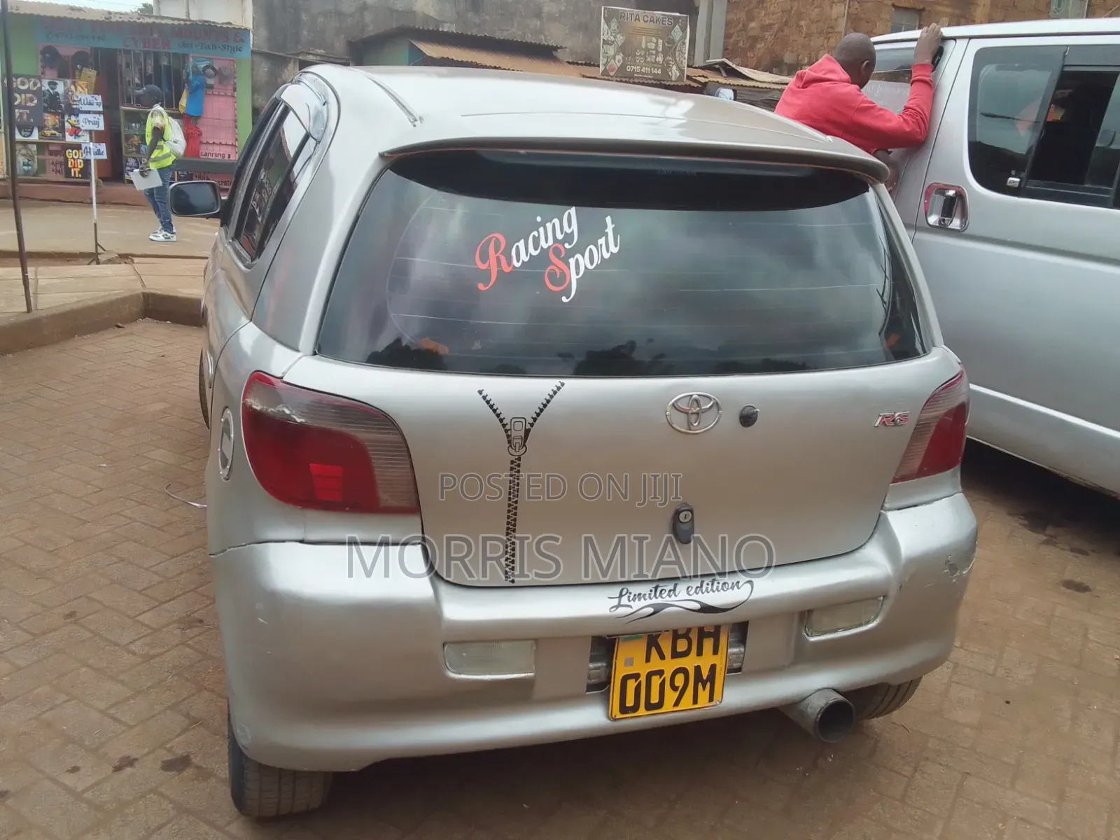 Toyota Vitz 2001 Gray