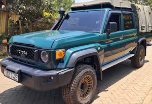 Toyota Land Cruiser 2014 Green