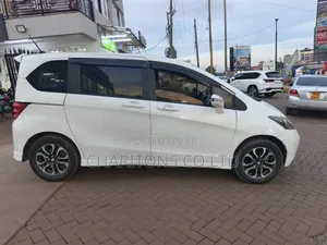 Honda Freed 2011 Pearl