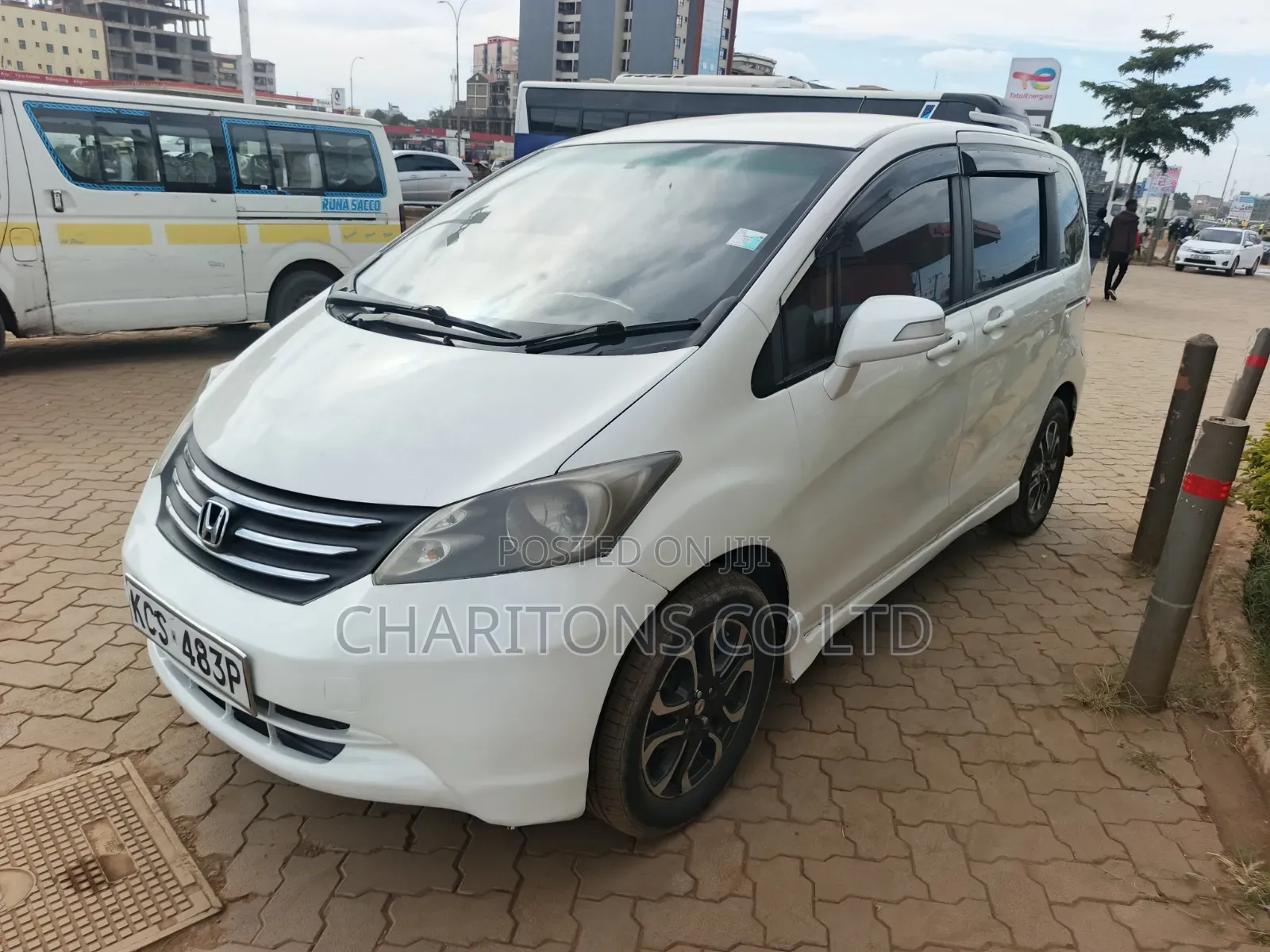 Honda Freed 2011 Pearl