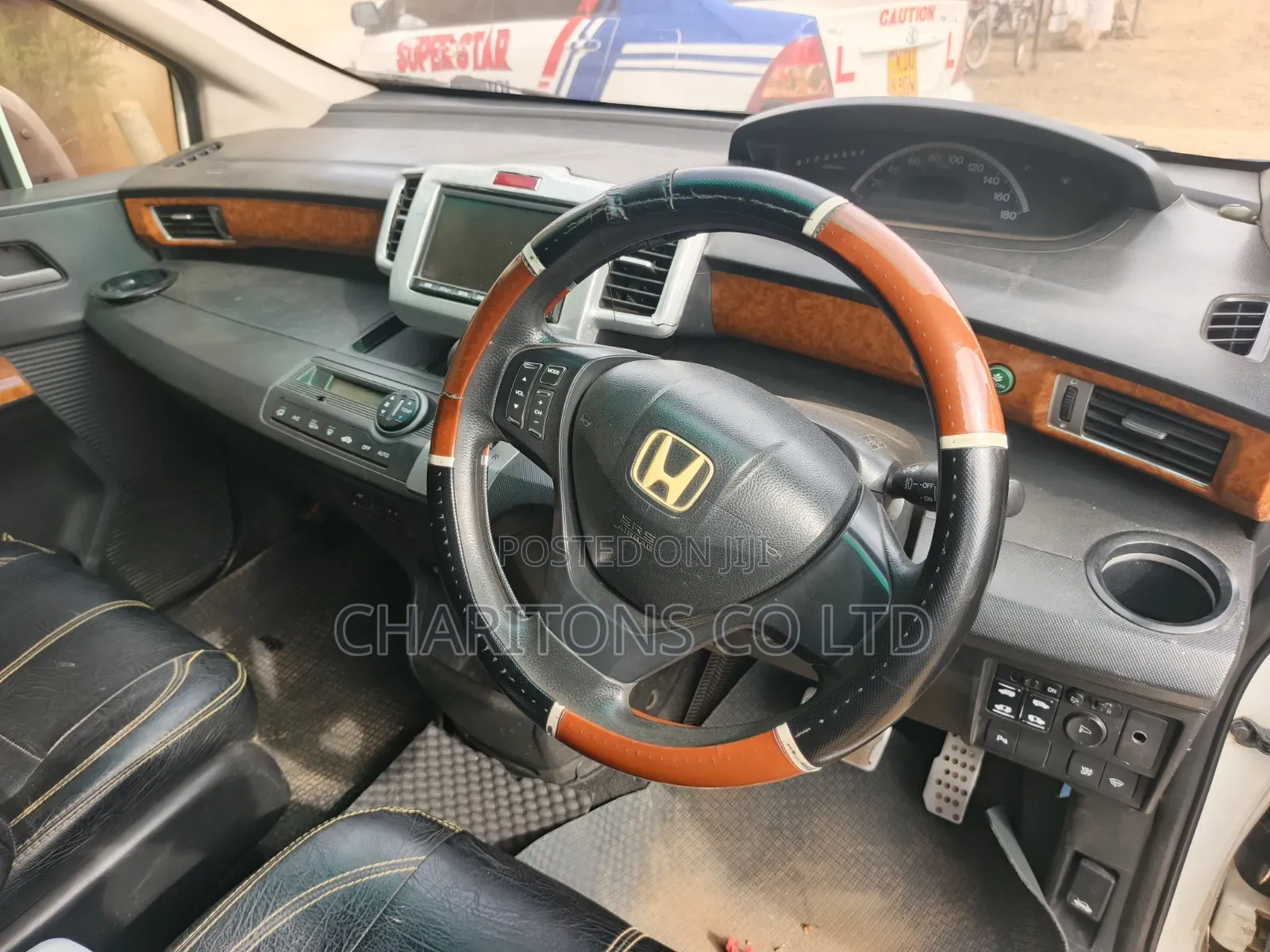 Honda Freed 2011 Pearl