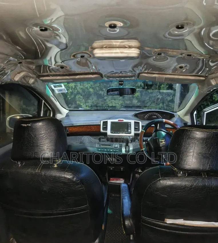 Honda Freed 2011 Pearl