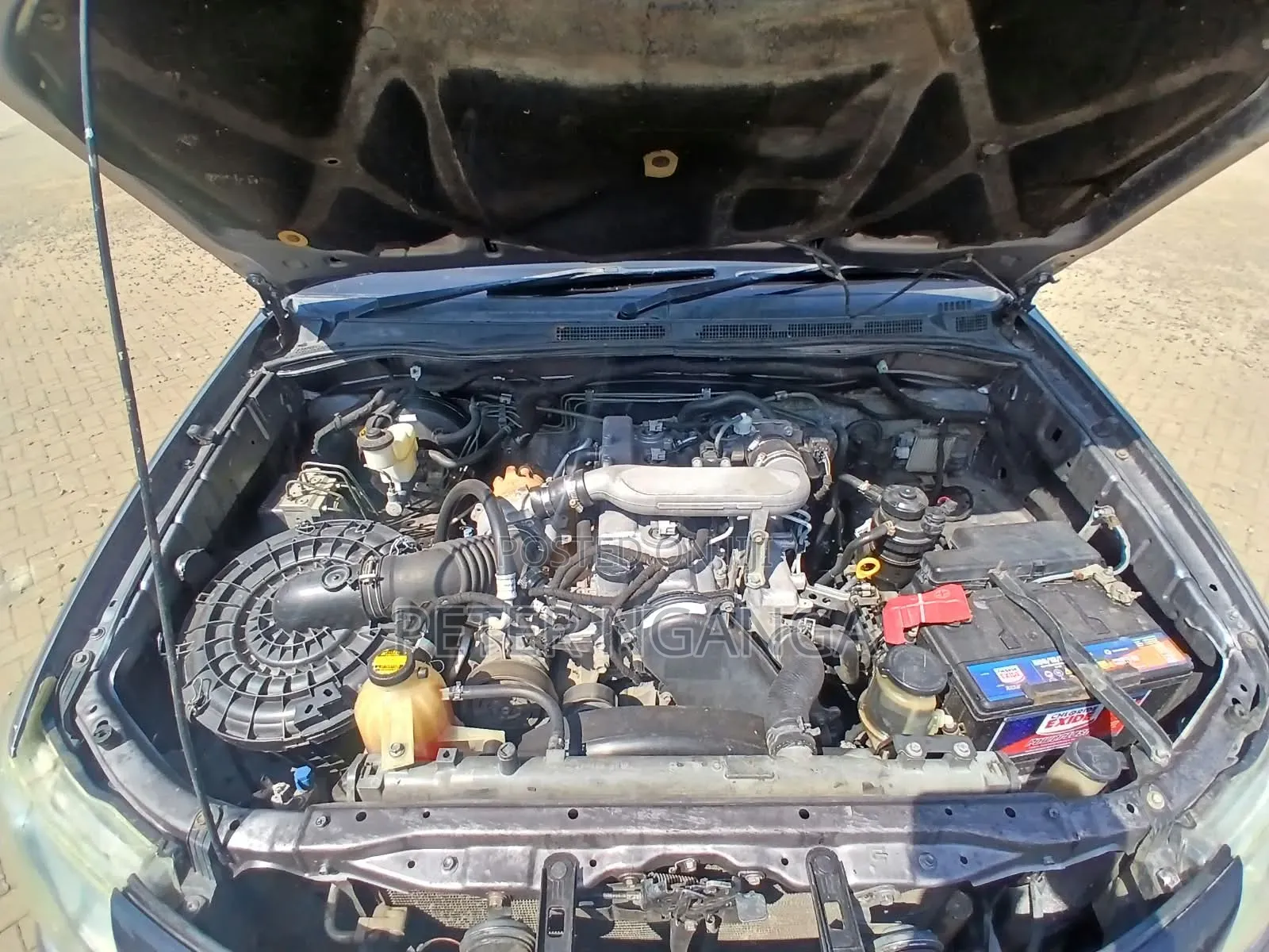 Toyota Hilux 2013 Gold