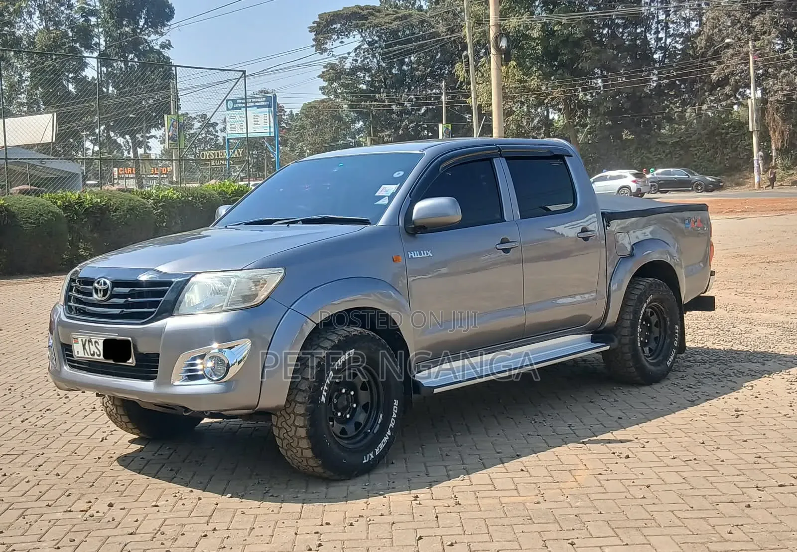 Toyota Hilux 2013 Gold