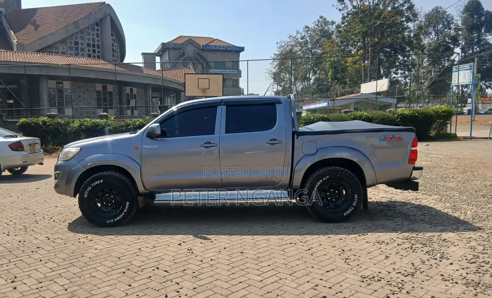 Toyota Hilux 2013 Gold