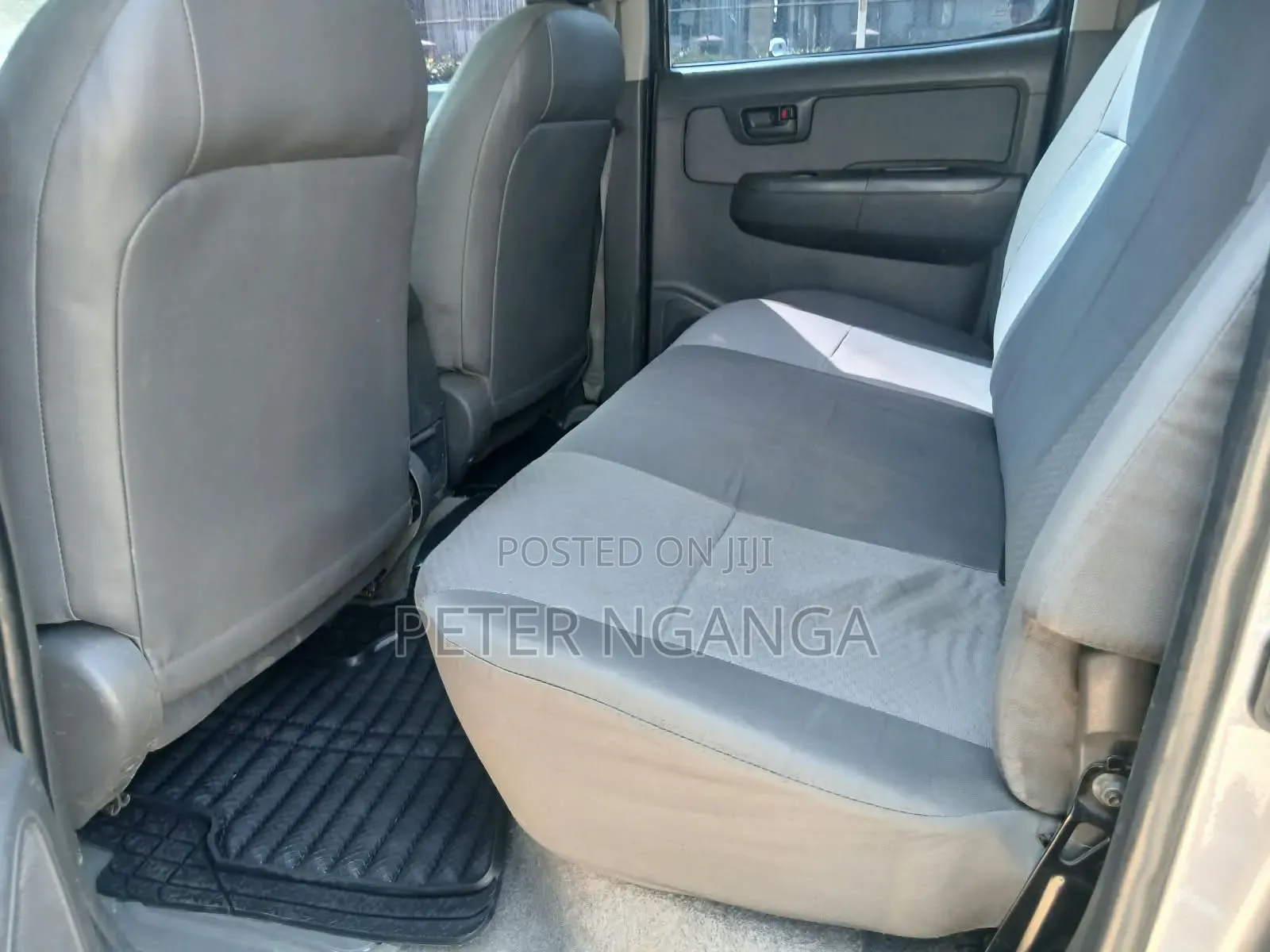 Toyota Hilux 2013 Gold