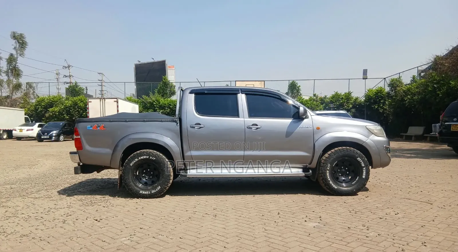 Toyota Hilux 2013 Gold