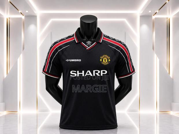 Black Sharp Manchester United Old School Jersey