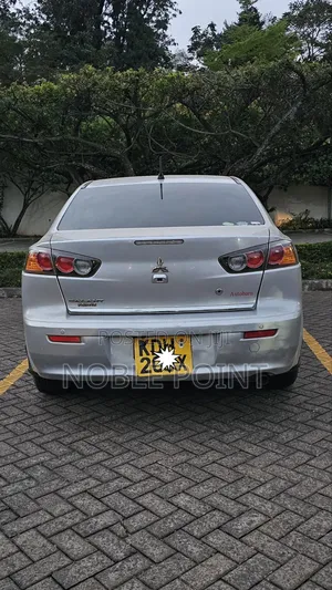 Mitsubishi Galant 2015 Silver