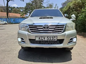 Toyota Hilux 3.0 D-4D 4x4 2013 Silver