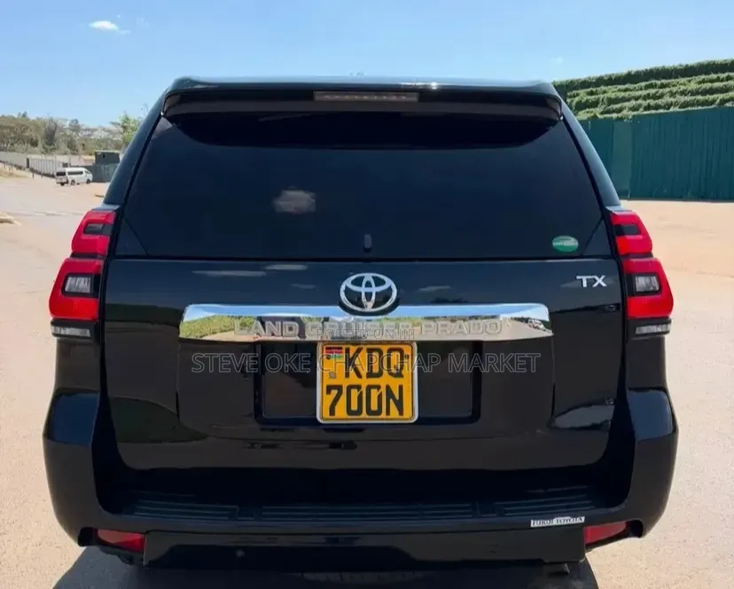 Toyota Land Cruiser Prado 2.8 2018 Black