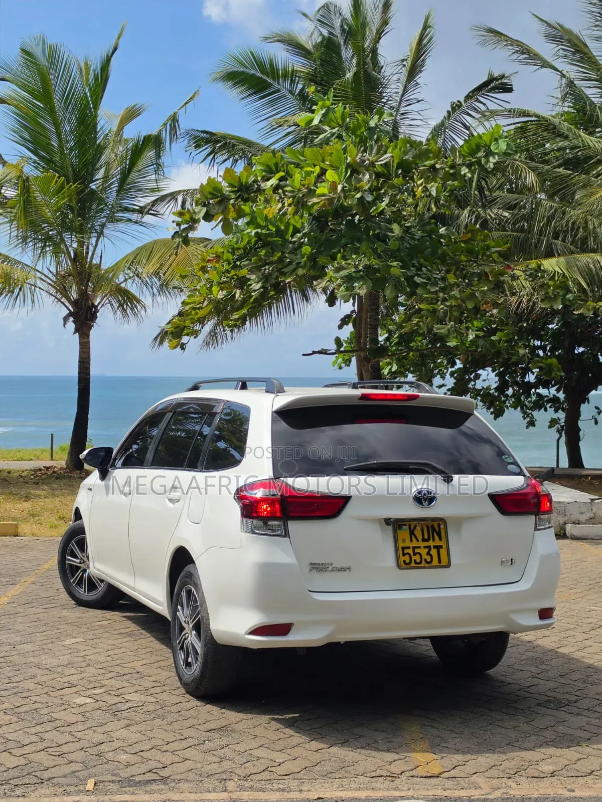 Toyota Corolla Fielder 1.5 Hybrid FWD 2016 White
