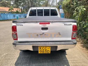 Toyota Hilux 2008 White