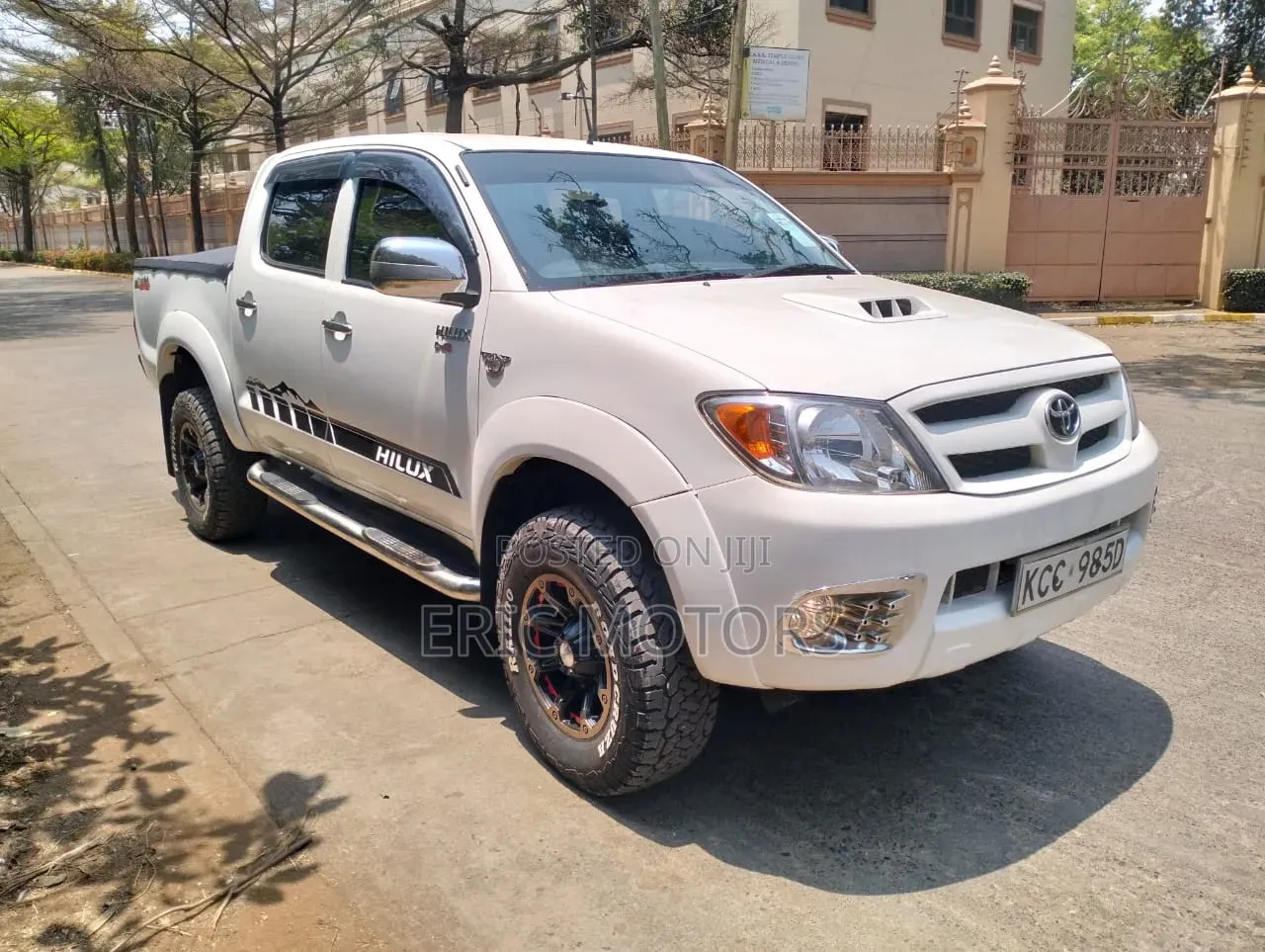 Toyota Hilux 2008 White