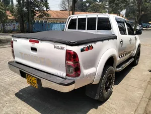 Toyota Hilux 2008 White