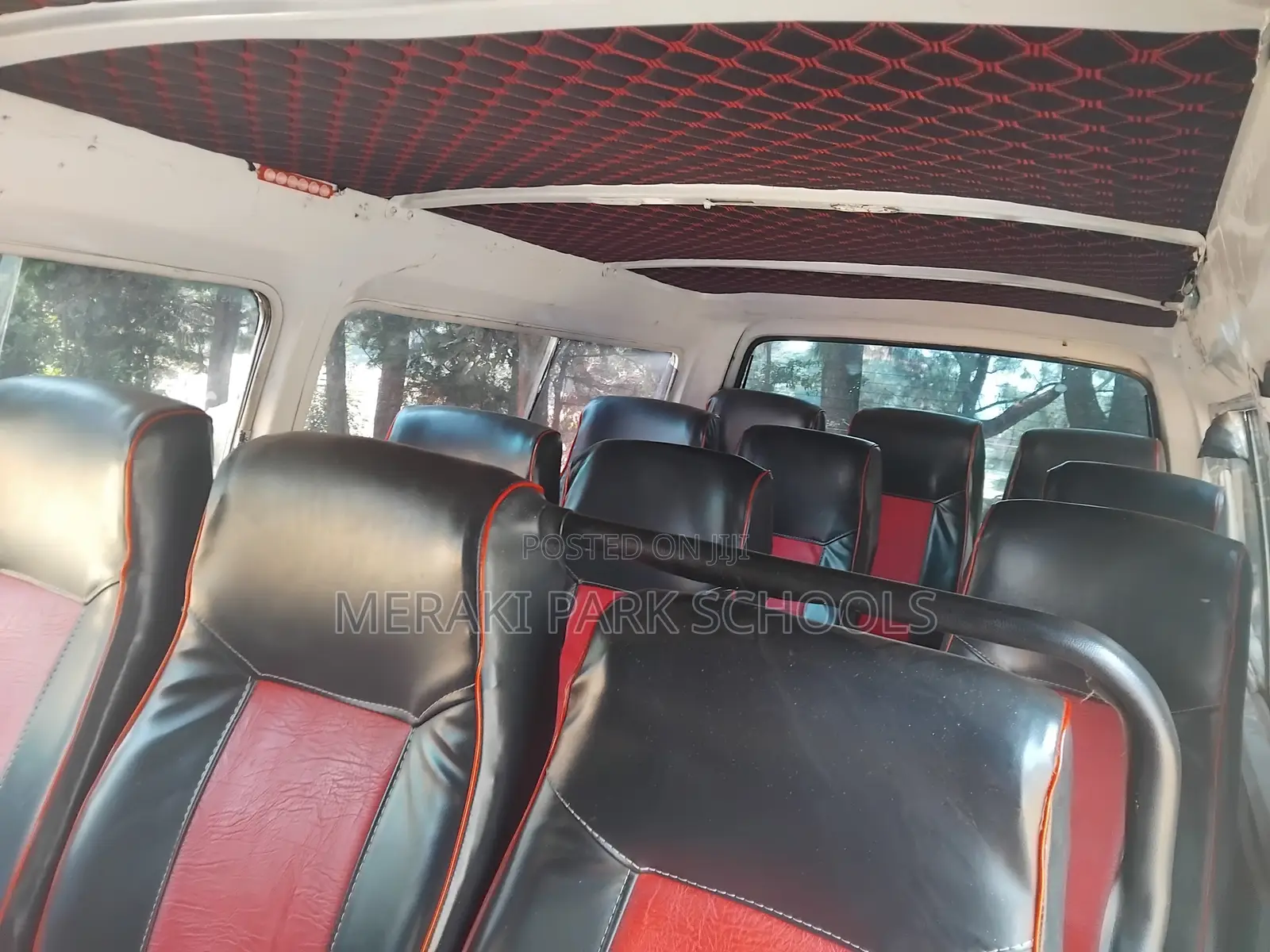 Nissan Caravan (Urvan) 2004 Yellow