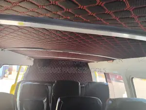 Nissan Caravan (Urvan) 2004 Yellow