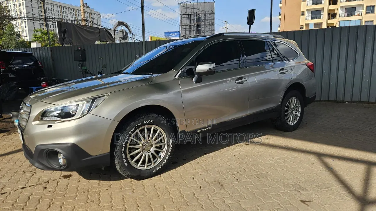 Subaru Outback 2.5i 4dr Wagon AWD (2.5L 4cyl CVT) 2015 Gold