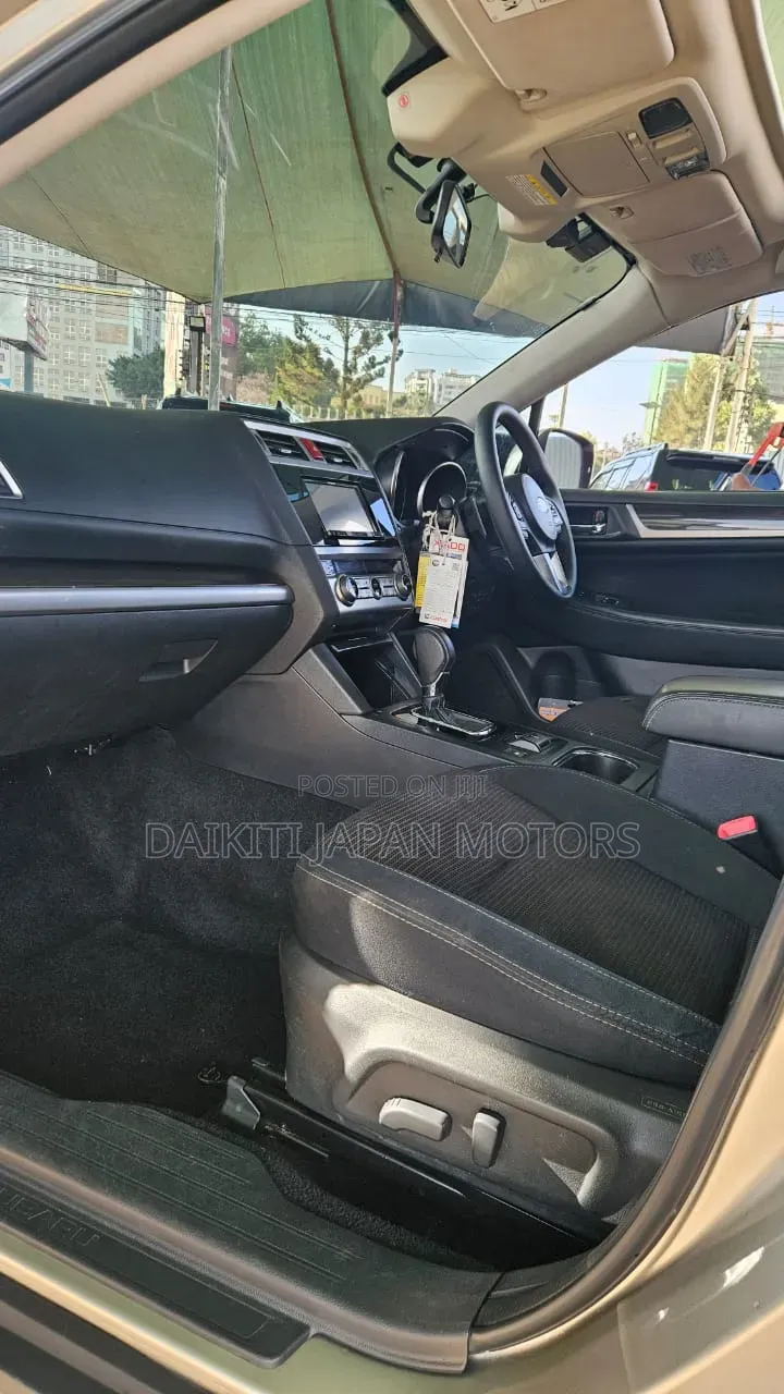 Subaru Outback 2.5i 4dr Wagon AWD (2.5L 4cyl CVT) 2015 Gold