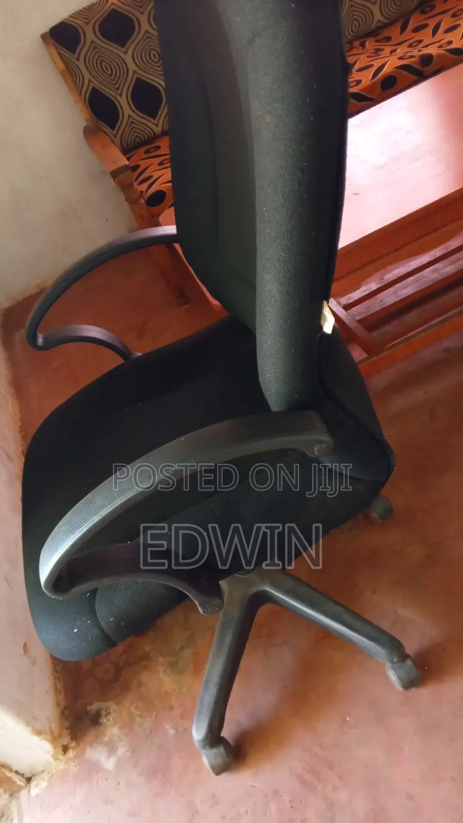 Used Office Chair Still in Good Condition.