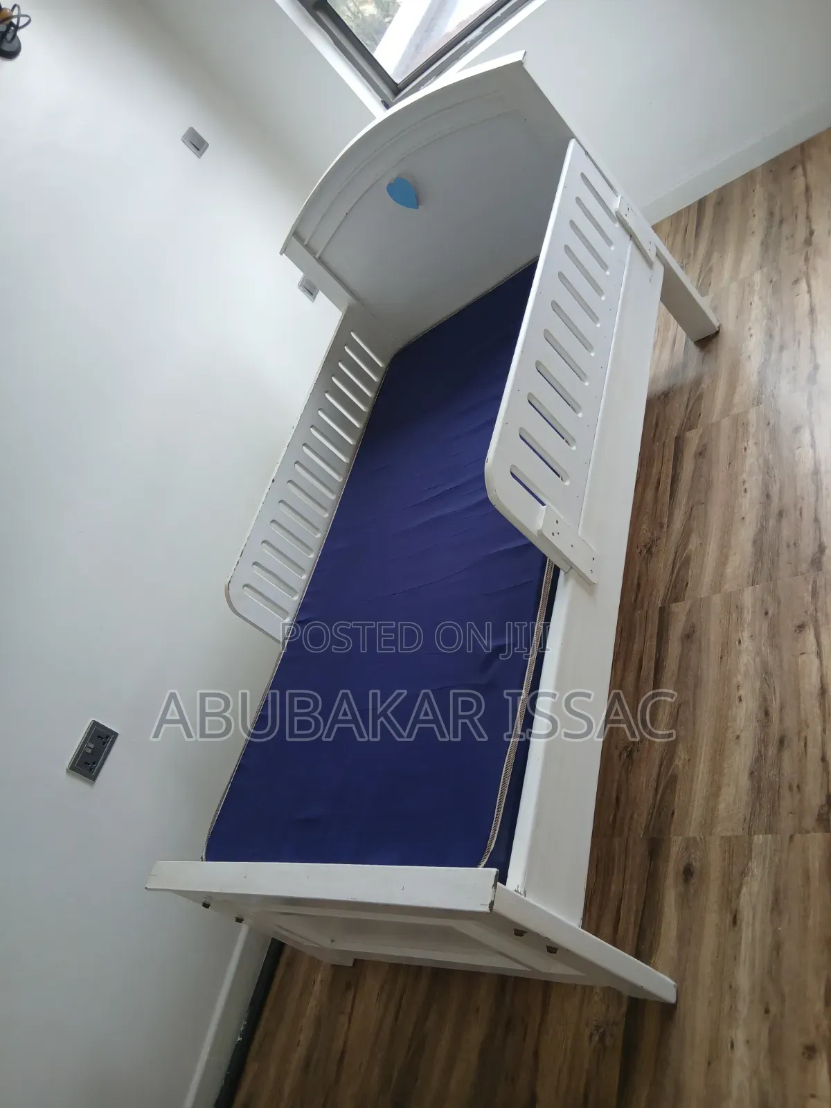 White Children’s Bed + Mattress – Strong Clean