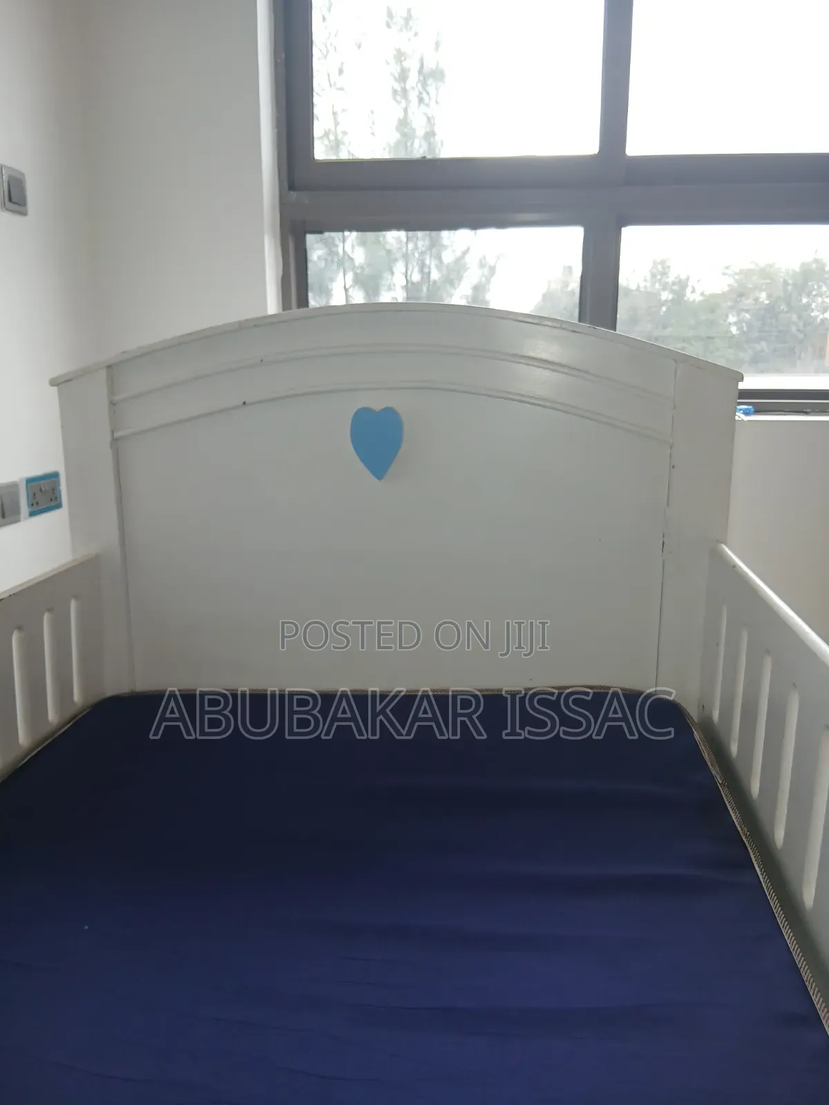 White Children’s Bed + Mattress – Strong Clean