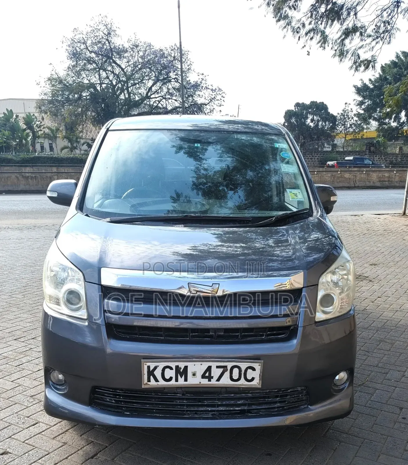 Toyota Noah 2010 Black