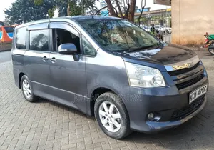 Toyota Noah 2010 Black