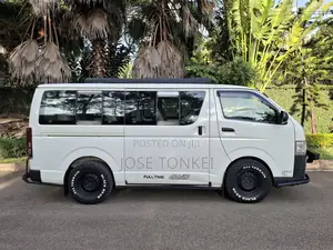 Toyota HiAce 2016 White