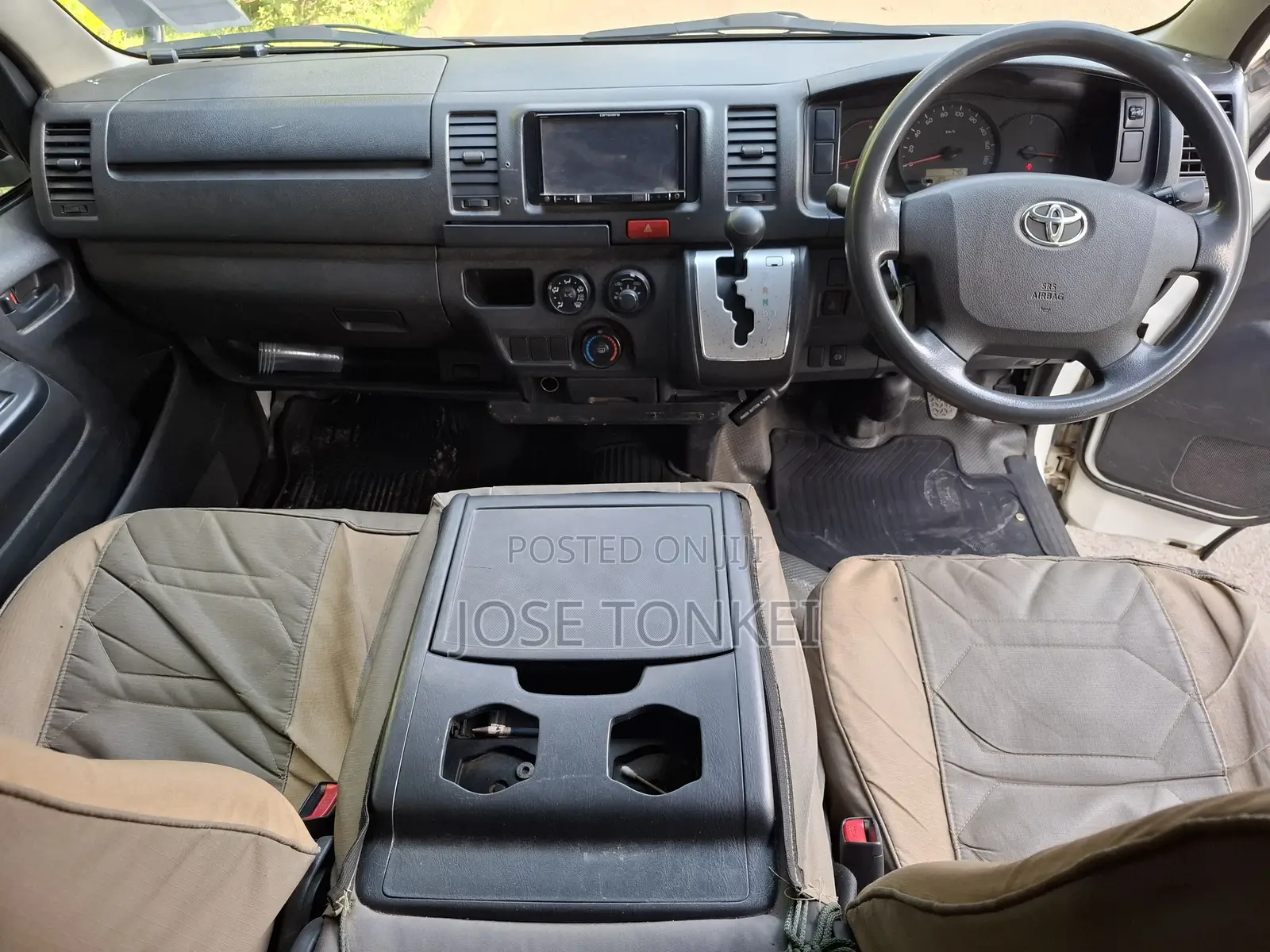 Toyota HiAce 2016 White