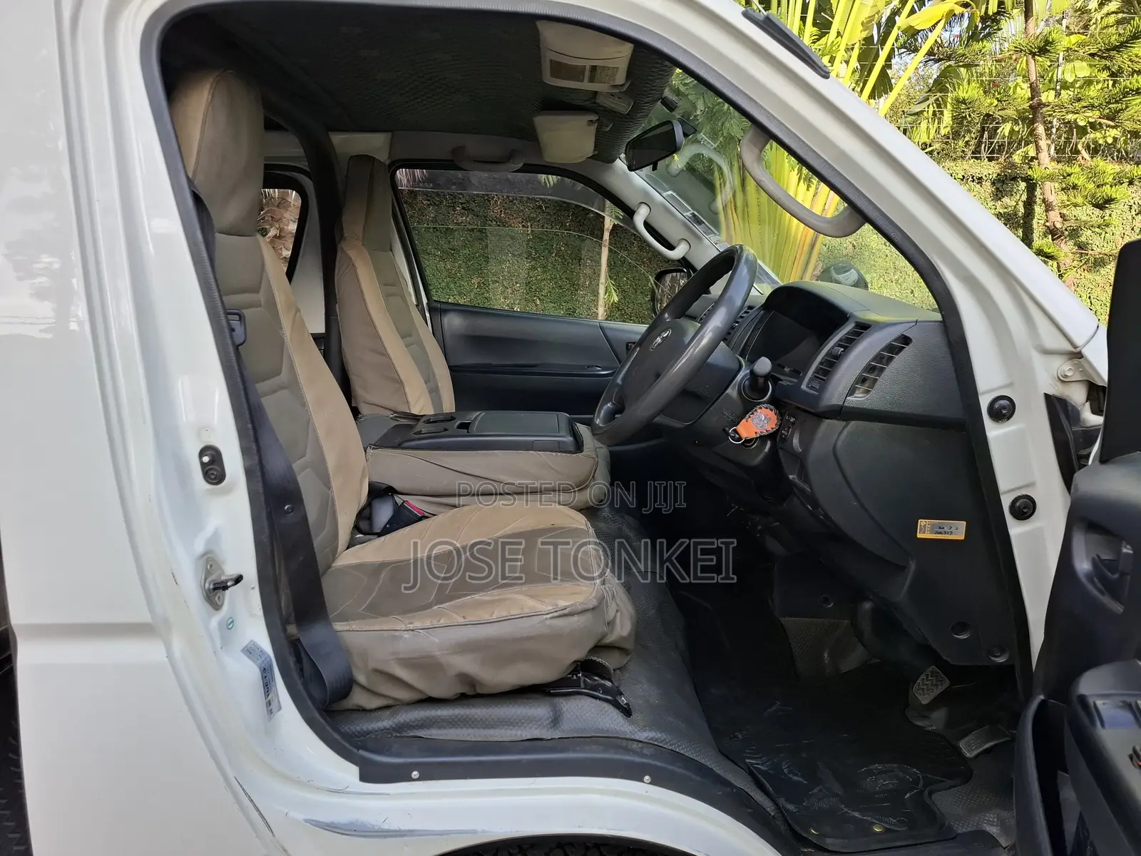 Toyota HiAce 2016 White