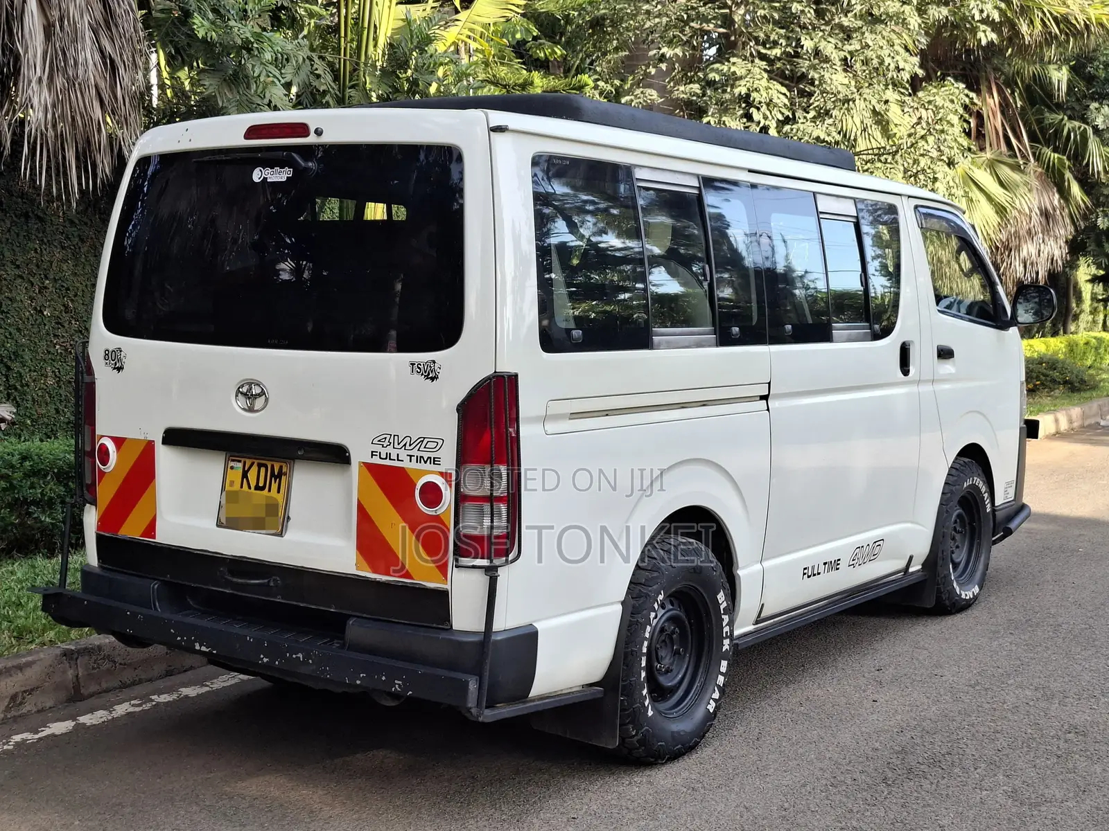Toyota HiAce 2016 White