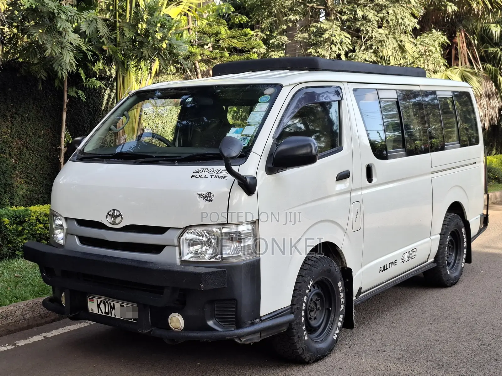 Toyota HiAce 2016 White