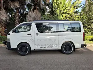 Toyota HiAce 2016 White