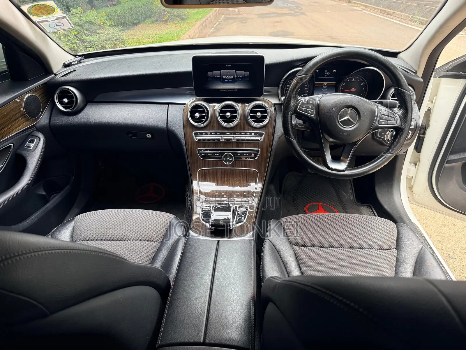 Mercedes-Benz C200 2014 White