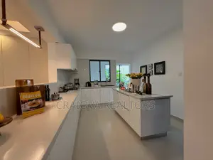 5bdrm Apartment in Hurlingham for sale