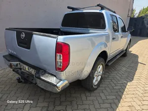 Nissan Navara 2.5 Automatic 2006 Silver