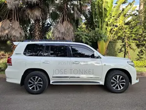 Toyota Land Cruiser 4.6 V8 ZX 2012 White