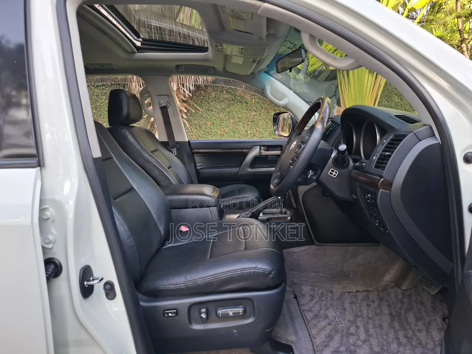 Toyota Land Cruiser 4.6 V8 ZX 2012 White