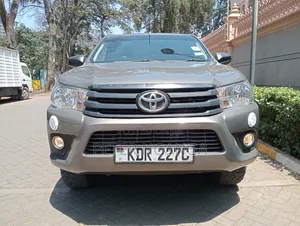 Toyota Hilux Revo Double Cab Deisel 2.4 RWD 2017 Gray