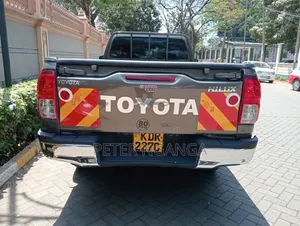 Toyota Hilux Revo Double Cab Deisel 2.4 RWD 2017 Gray