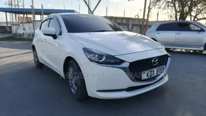 Mazda 2 2019 White