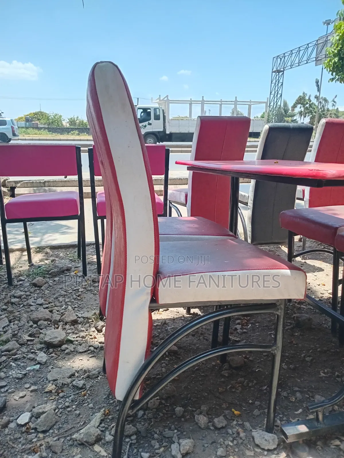 Four Seater Exacutive Chairs/Table