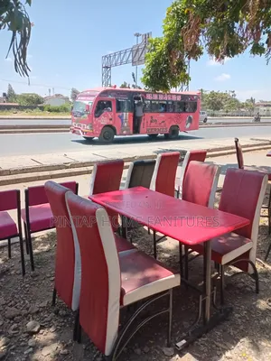 Four Seater Exacutive Chairs/Table