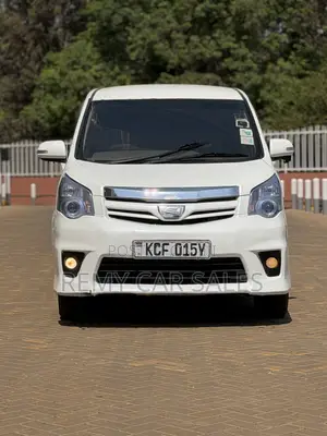 Toyota Noah 2009 White
