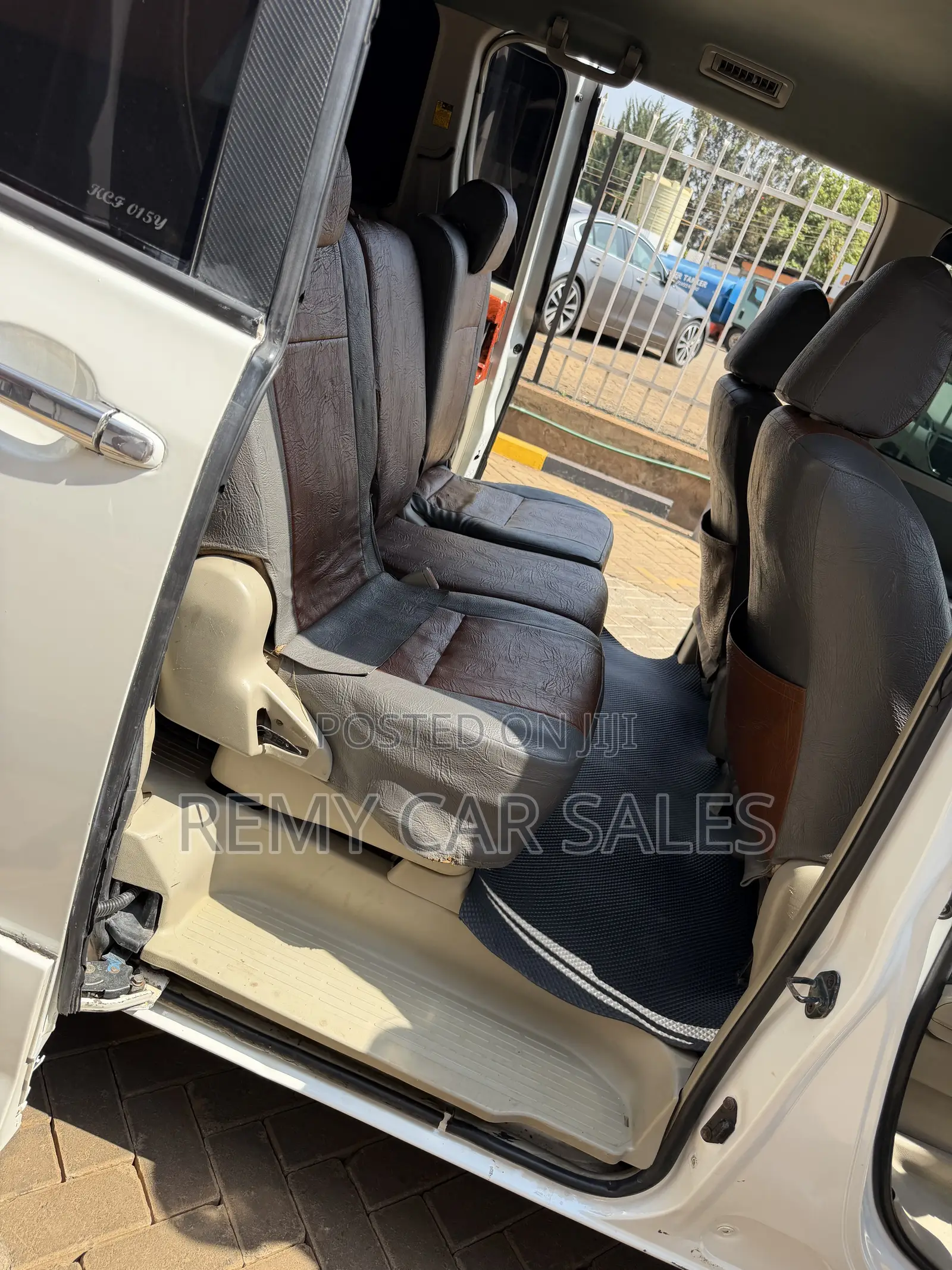 Toyota Noah 2009 White