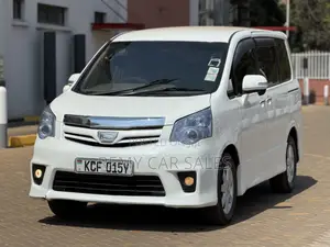 Toyota Noah 2009 White