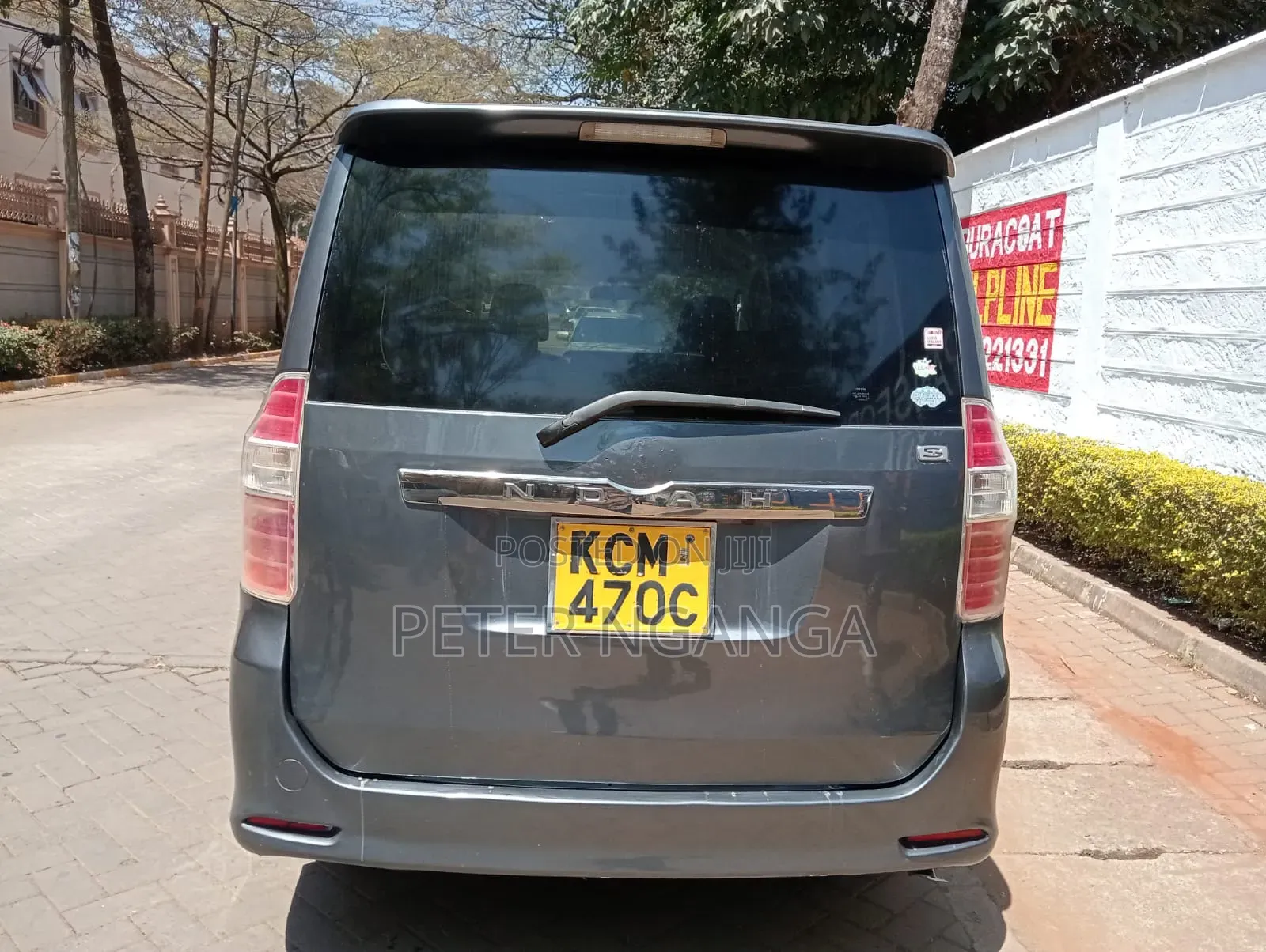 Toyota Noah 2.0 158hp FWD (8 Seater) 2010 Gray